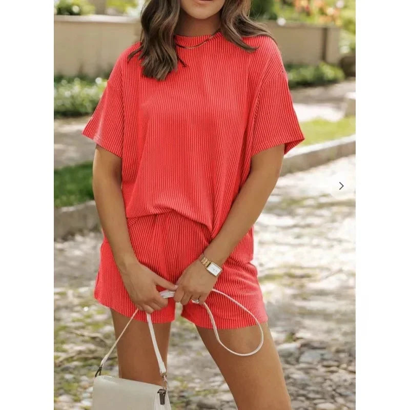 NOMI™- Set Estiva – T-shirt oversize e shorts in tessuto a costine – comoda e alla moda