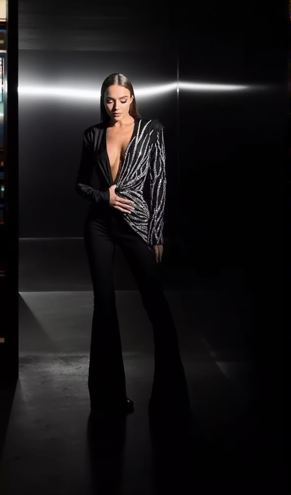 NOMI™ | Tuta decorata con strass