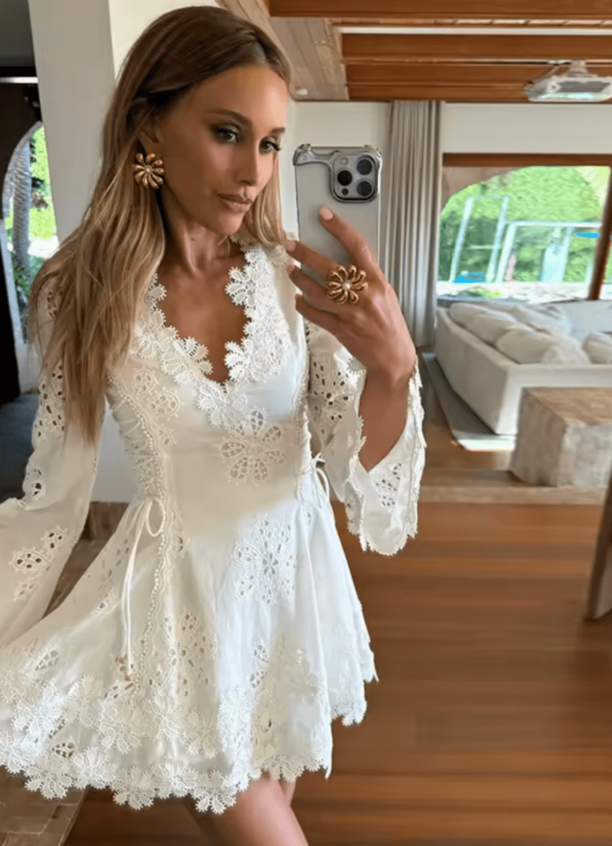 NOMI™ | Abito Mini Bianco Puro con Ricami Romantici - Nomi