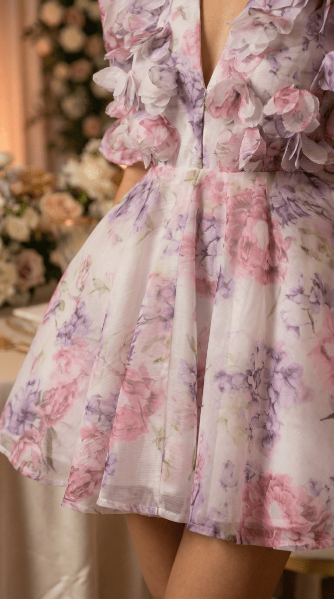 NOMI™ | Abito Mini Rosa a Fiori con Volant - Nomi