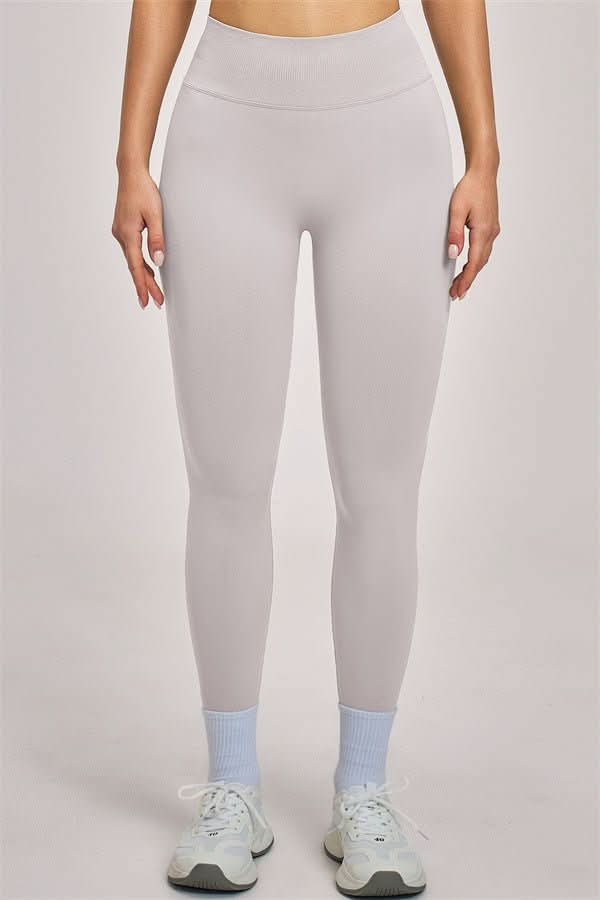 NOMI | Set 2 Pezzi - Sports Bra e Leggings - Nomi